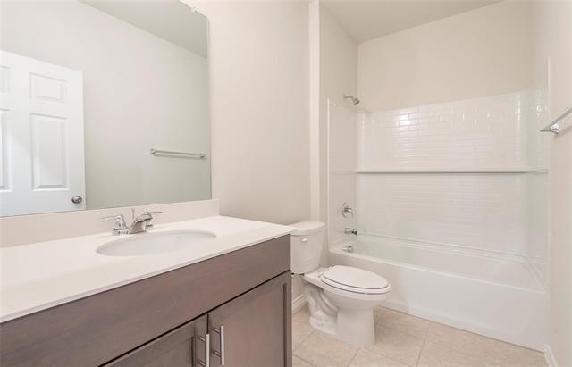 Photo - 803 Cormorant St