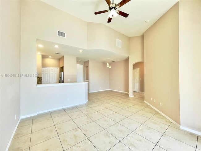 Photo - 4256 Liron Ave Unidad 203