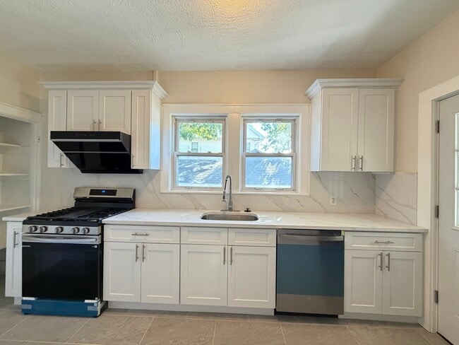 113 Elm Ave