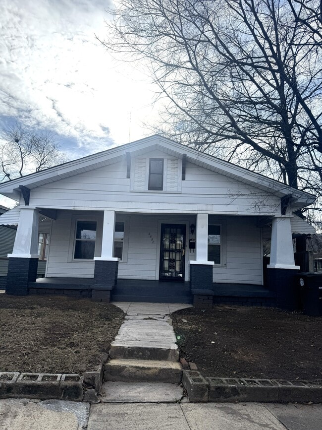 Building Photo - 1637 13th Ave S