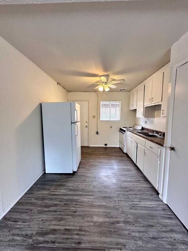 Photo - 3211 Morris St NE Unit 2