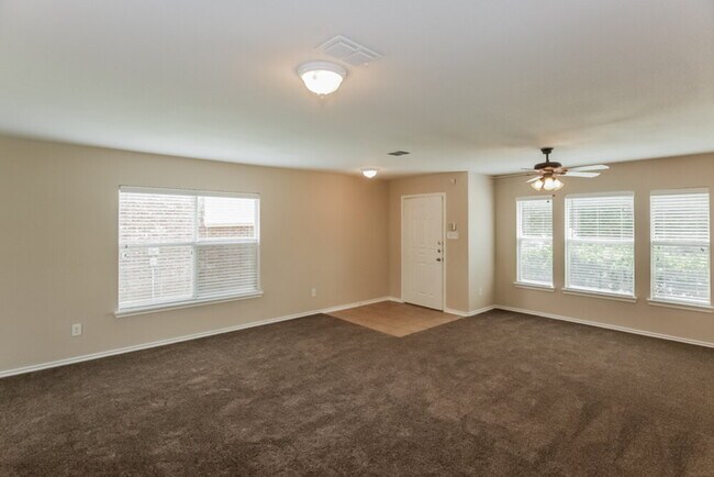 Photo - 629 Gibson St