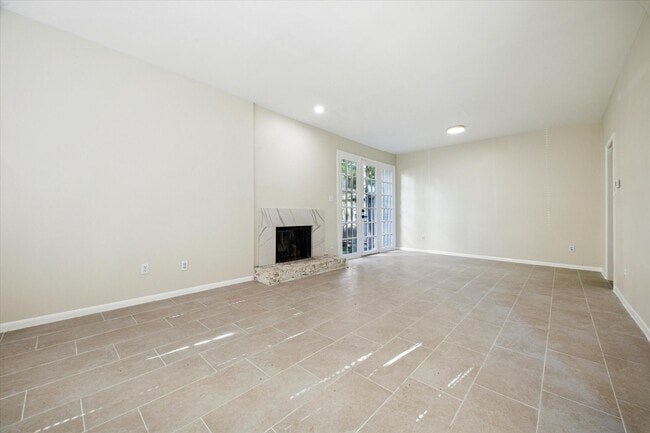 Photo - 2100 Tanglewilde St Unit 195