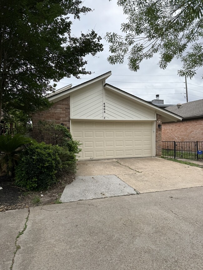 Photo - 4605 Cashel Glen Dr