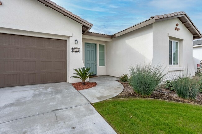 Photo - 911 Hartlepool Ave