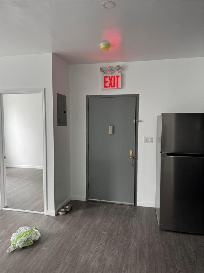 Building Photo - 106 Rivington St Rental