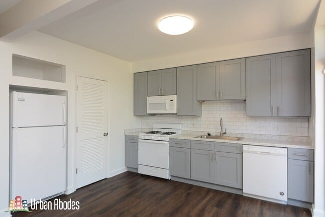 Photo - 5208 N Sawyer Ave Unit M08R