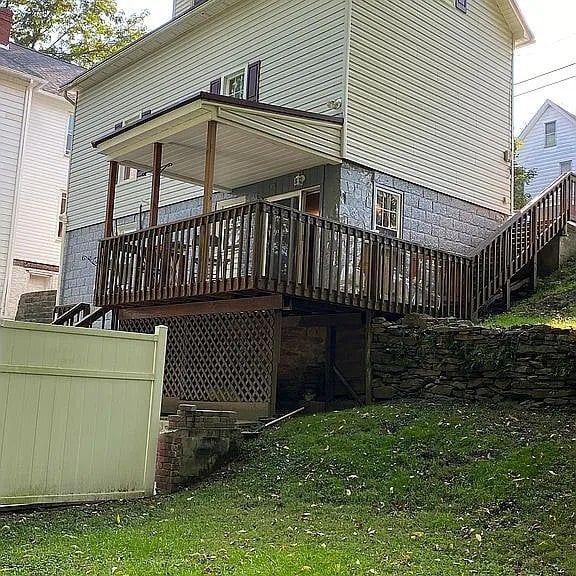 Photo - 745 Sidney St
