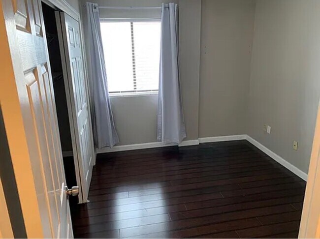 2nd bedroom with closet - 500 Washington St Unit 502