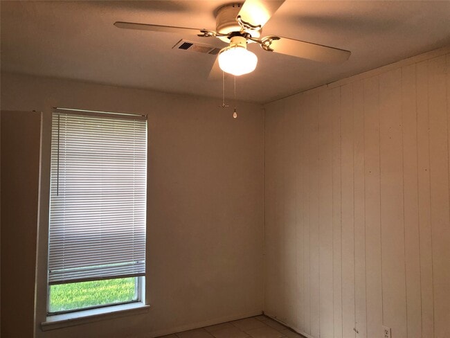 Photo - 11103 Sharpview Dr