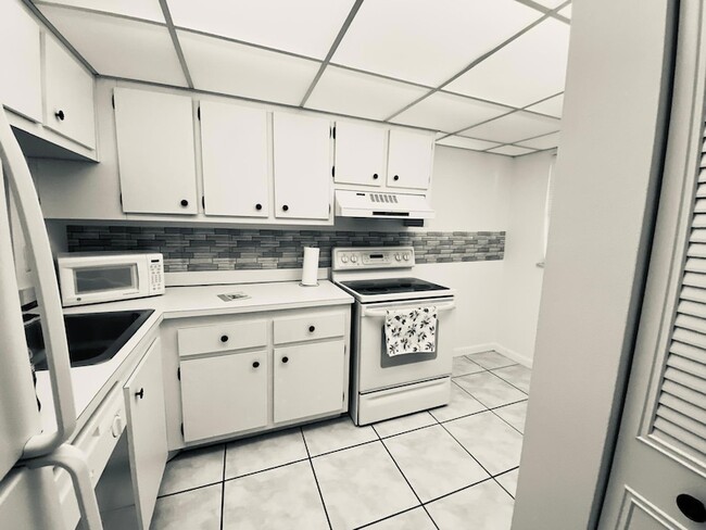 Photo - 9440 Poinciana Pl Unit 404