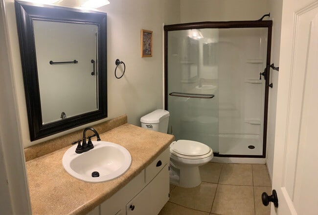 Master Bath - 812 Ashlyn Forest Dr