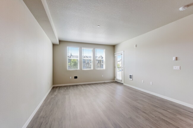 Lakemont Ridge Apartments - Portland, OR | ForRent.com