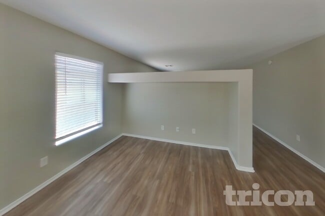 Photo - 3144 McLennan Ave
