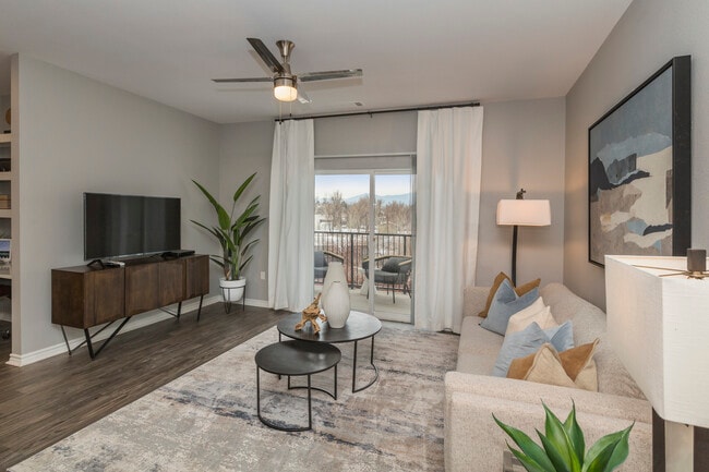 Photo - Peaks at Woodmen