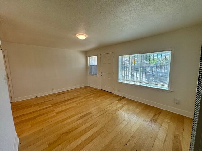 Photo - 2bedroom 1 bath home in Sacramento