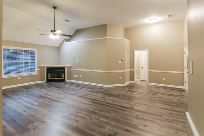 Photo - 5825 Blocker St