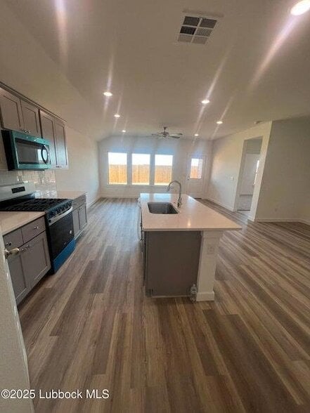 Photo - 617 E 14th St