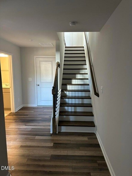 Photo - 451 Deercroft Dr