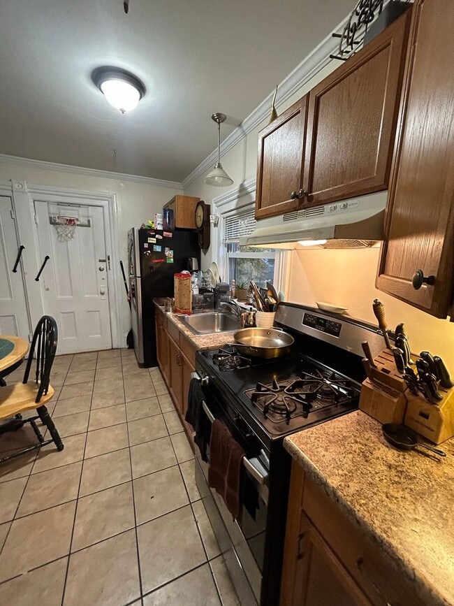 Photo - 52 Rowley St Unit 3