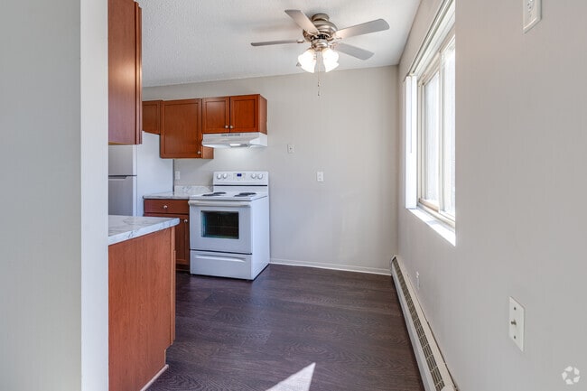 2 habitaciones, 1 baño - 800 pies cuadrados - Comedor - Parkview Apartments