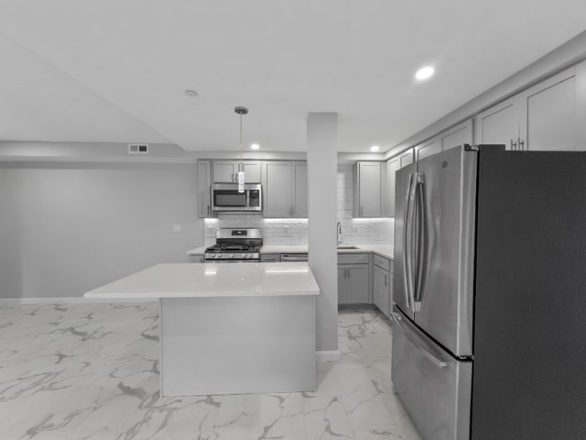 Photo - 225-235 Essex St Unit 3-5