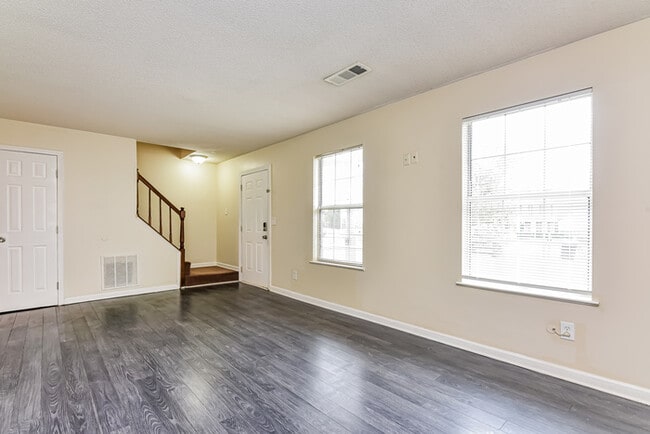 Photo - 5443 Northcut Dr