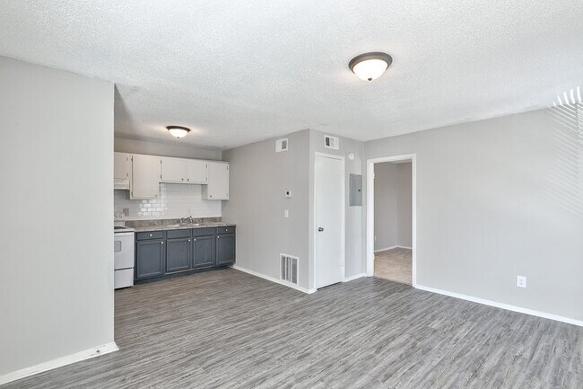 Photo - Bird's Nest Apartments