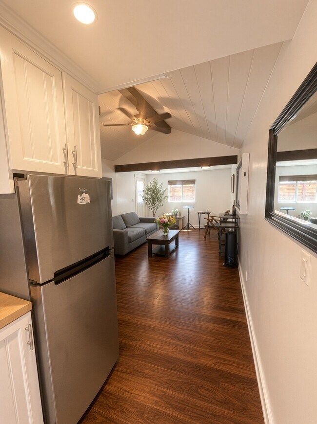 117 N Encinal Ave
