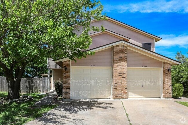 Building Photo - 1208 Westway Cir Rental