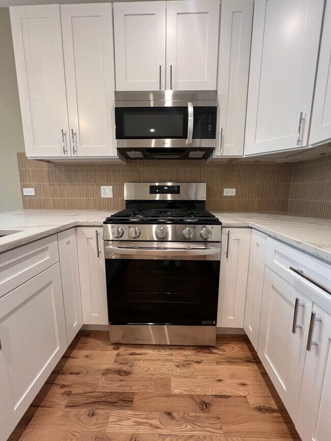 Photo - 4231 S Champlain Ave Unit 2