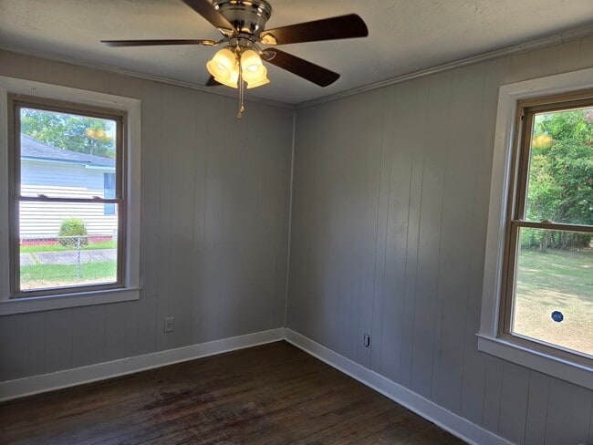 Photo - 2117 Kennedy Dr
