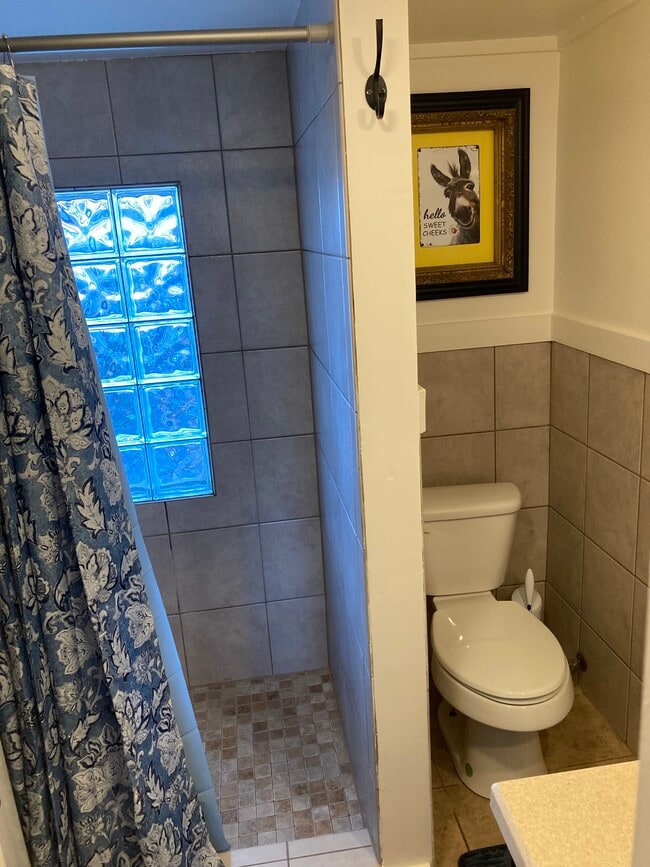 Photo - 405 W Aspen Ave