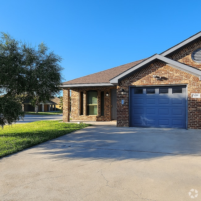 Building Photo - Spacious 2-Bedroom Home on Corner Lot – Mo...