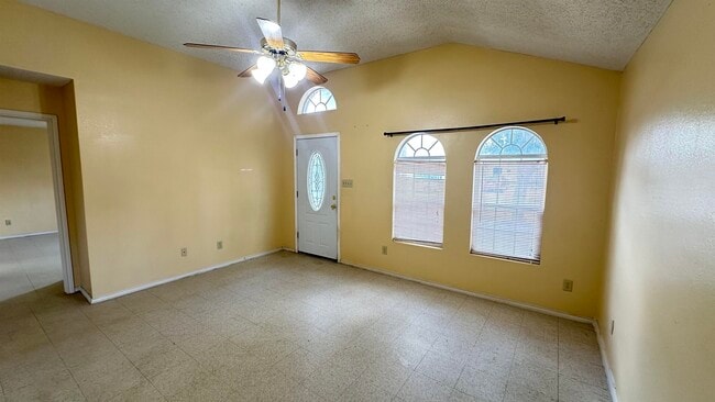 Photo - 1028 Merrimack Loop