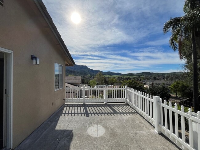 Photo - MOUNTAIN VIEWS!! Newbury Park 4+2.5 on cul-de-sac lot!