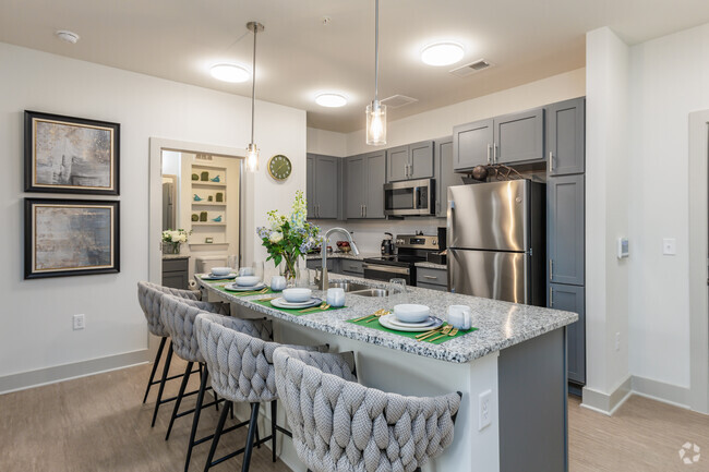 Avant at Huntington Point - Avant at Huntington Point Townhomes