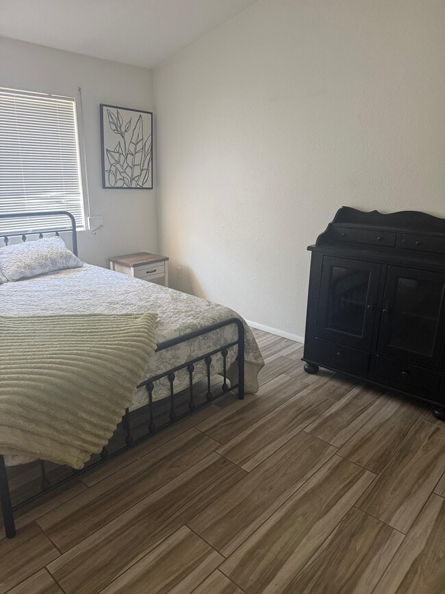 Photo - 16220 N 16th Pl Unidad The Rose House