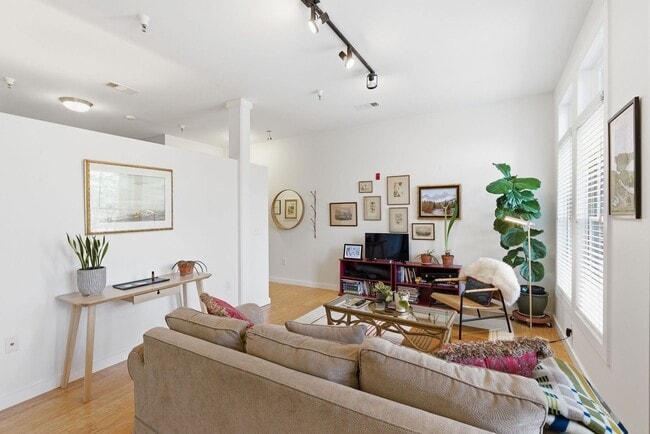 Photo - 1706 18th Ave S