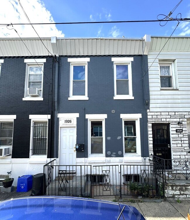 Building Photo - Stunning 2-Bedroom Townhome in Point Breez...