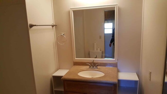 Photo - 102 Helms Cir