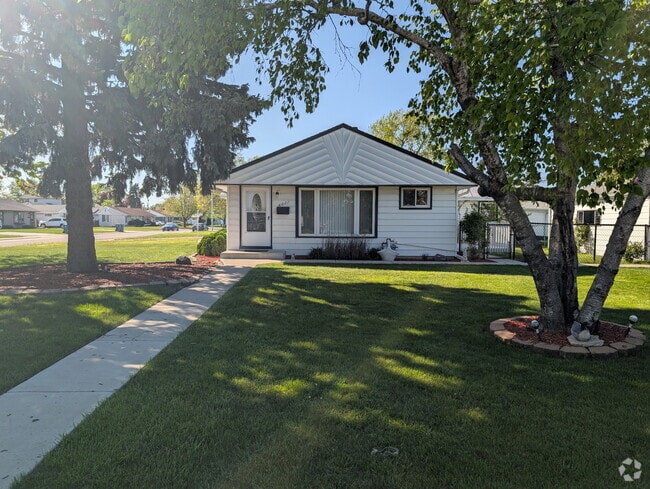 Building Photo - 8827 S Kilbourn Ave Rental