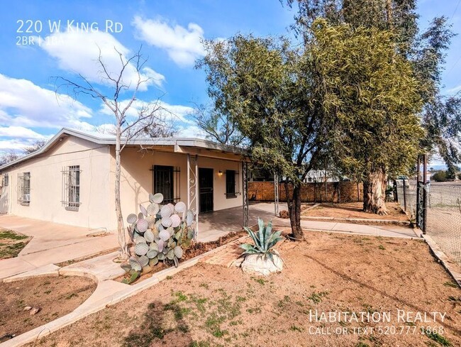 Cozy Vintage 2Bd/1Ba Home, with a Spacious... - Cozy Vintage 2Bd/1Ba Home, with a Spacious...