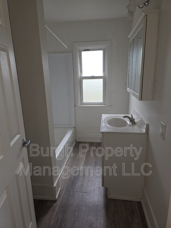 Photo - 489 Norton St