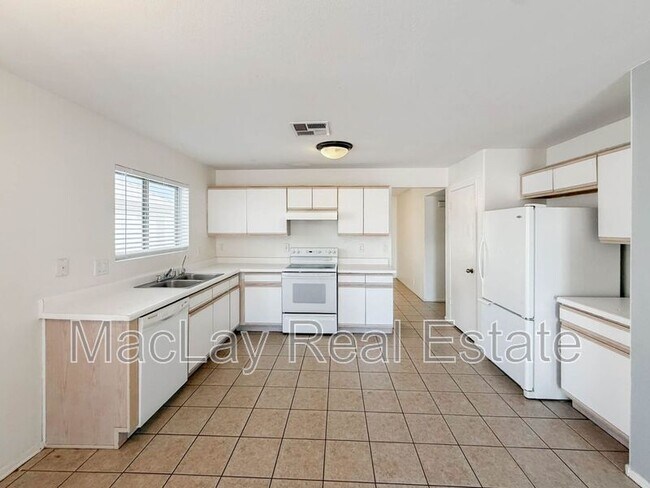 Photo - 15724 W Smokey Dr