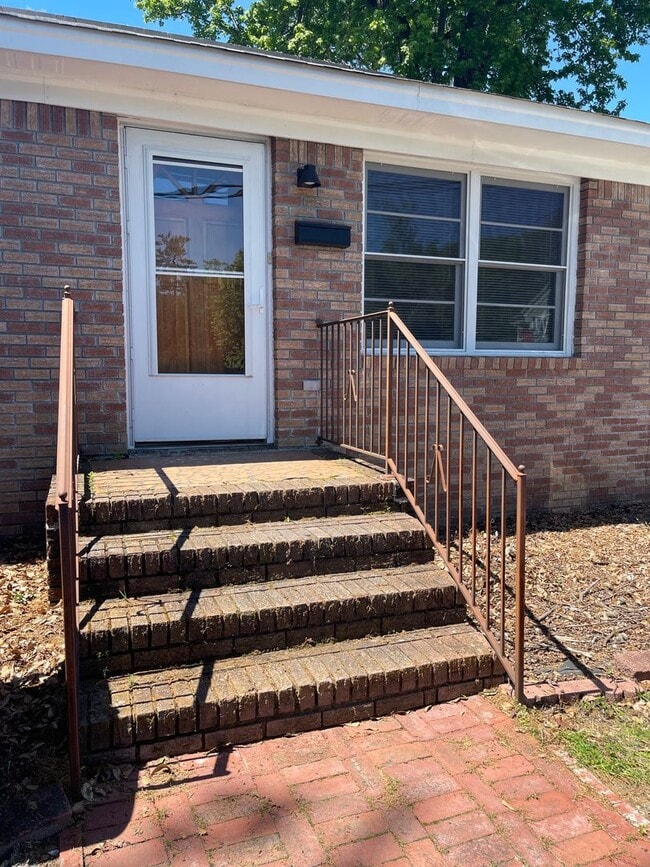 Building Photo - Charming Home in the Heart of the Congaree...