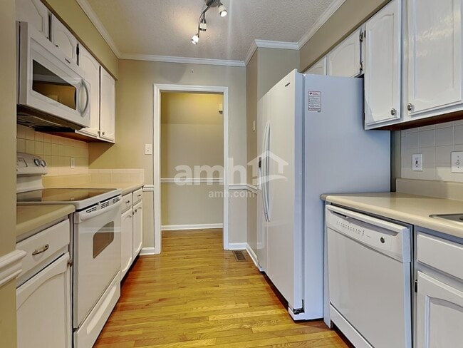 Photo - 5721 Jamaica Ln