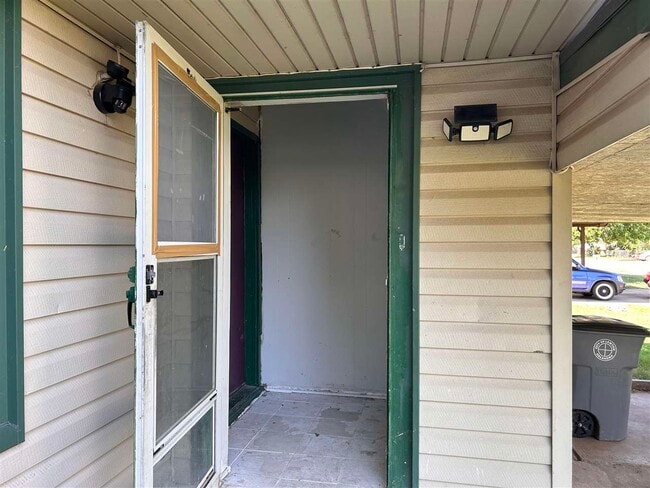 Photo - 1806 NW Lincoln Ave