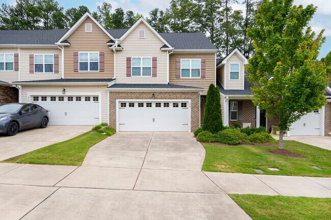Stunning 3-Bedroom Townhome for Rent Near ... - Stunning 3-Bedroom Townhome for Rent Near ...