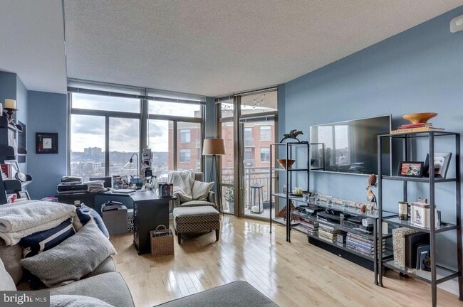 Photo - 3600 S Glebe Rd Unidad 525W